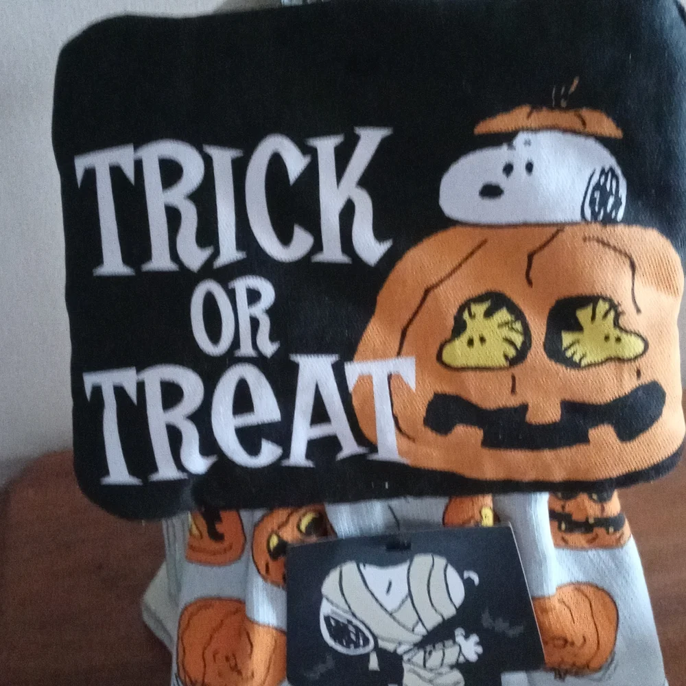 Peanuts trick or